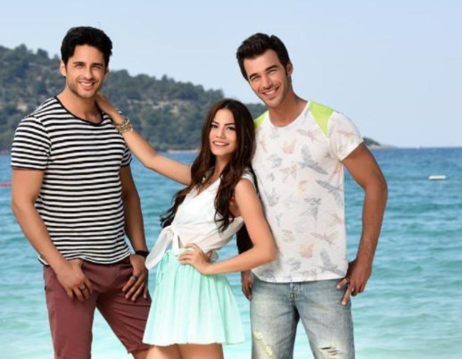 شاهد مسلسل رائحة الفراولة الحلقة 14 مترجمة للعربية HD