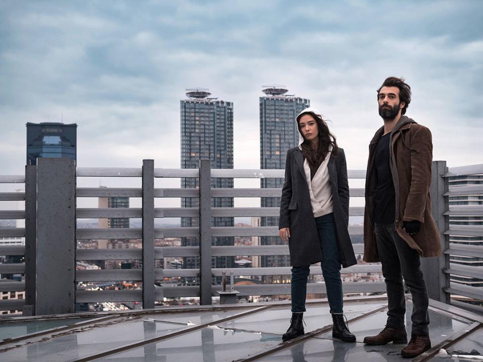 شاهد مسلسل القاع الحلقة 2 مترجمة للعربية HD